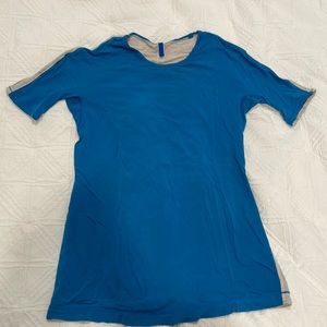 Lululemon Tee